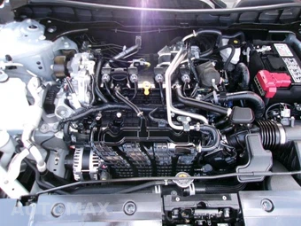 2025 Nissan Altima SR - miniatura 4