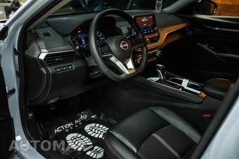 2025 Nissan Altima SR - miniatura 8