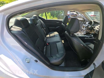 2025 Nissan Altima SR - miniatura 16
