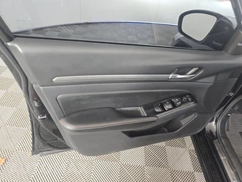 2025 Nissan Altima SR - miniatura 9