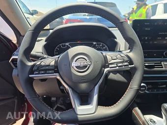 2025 Nissan Altima SR – miniatura 10