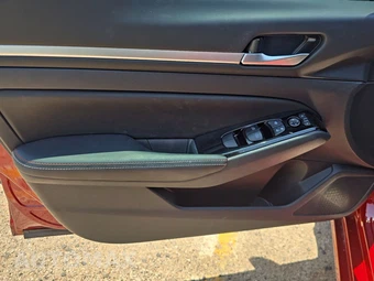 2025 Nissan Altima SR – miniatura 9