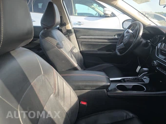 2025 Nissan Altima SR – miniatura 8