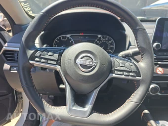 2025 Nissan Altima SR - miniatura 10