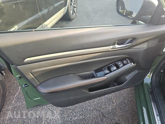2025 Nissan Altima SR – miniatura 9