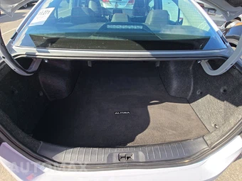 2025 Nissan Altima SR – miniatura 16