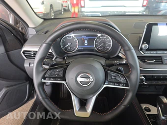 2025 Nissan Altima SR - miniatura 10