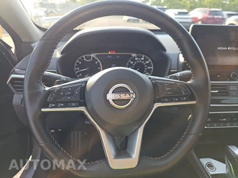 2025 Nissan Altima SR - miniatura 10