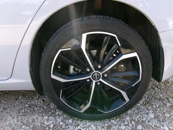 2025 Nissan Altima SR – miniatura 17