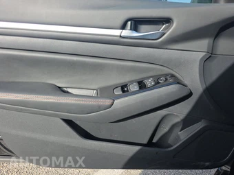2025 Nissan Altima SR – miniatura 9
