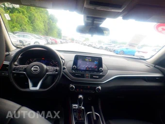 2025 Nissan Altima SR – miniatura 9