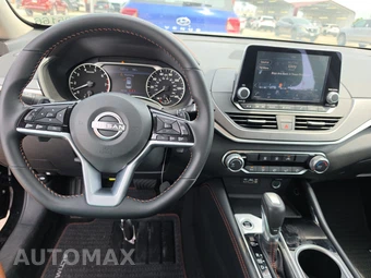 2025 Nissan Altima SR - miniatura 11