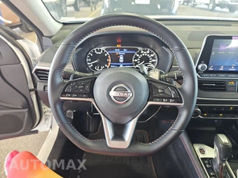2025 Nissan Altima SR - miniatura 10