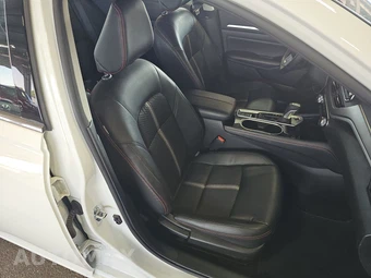 2025 Nissan Altima SR - miniatura 8