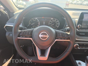 2025 Nissan Altima SR - miniatura 10