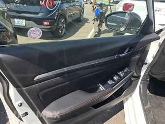 2025 Nissan Altima SR - miniatura 9