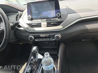 2025 Nissan Altima SR - miniatura 11