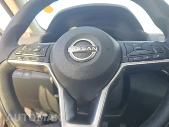 2025 Nissan Altima SV - miniatura 10