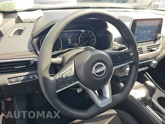 2025 Nissan Altima SV – miniatura 10