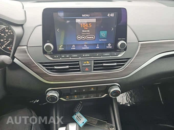 2025 Nissan Altima SV - miniatura 10