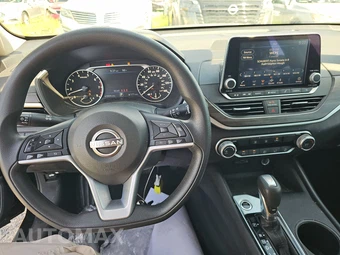 2025 Nissan Altima SV – miniatura 11