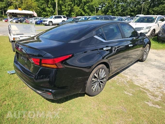 2025 Nissan Altima SV – miniatura 4