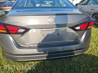 2025 Nissan Altima SV - miniatura 5