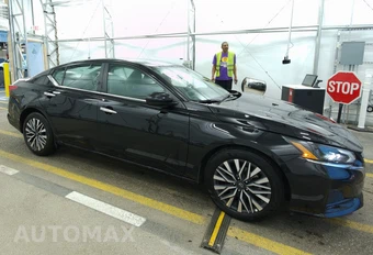 2025 Nissan Altima SV - miniatura 3