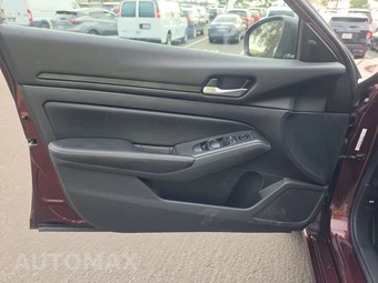 2025 Nissan Altima SV – miniatura 9