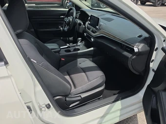 2025 Nissan Altima SV - miniatura 8