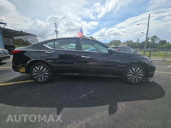 2025 Nissan Altima SV - miniatura 4
