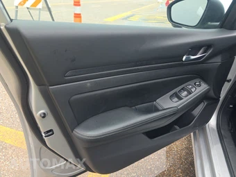 2025 Nissan Altima SV - miniatura 9