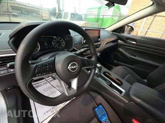2025 Nissan Altima SV - miniatura 10