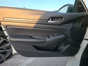 2025 Nissan Altima SV - miniatura 9