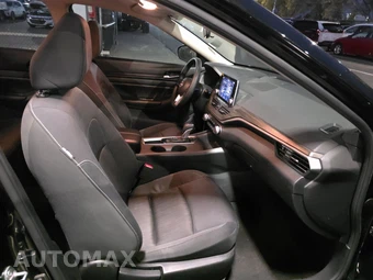 2025 Nissan Altima SV - miniatura 8