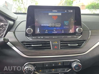 2025 Nissan Altima SV - miniatura 10