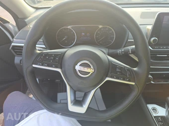 2025 Nissan Altima SV – miniatura 10