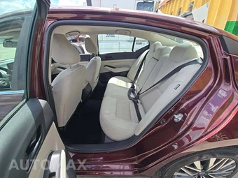 2025 Nissan Altima SV - miniatura 10