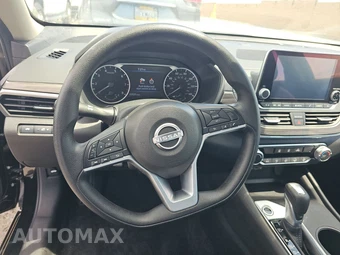 2025 Nissan Altima SV – miniatura 10