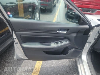 2025 Nissan Altima SV - miniatura 9