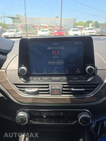 2025 Nissan Altima SV – miniatura 10