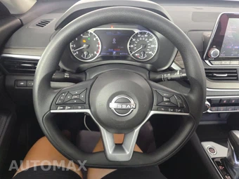 2025 Nissan Altima SV - miniatura 10