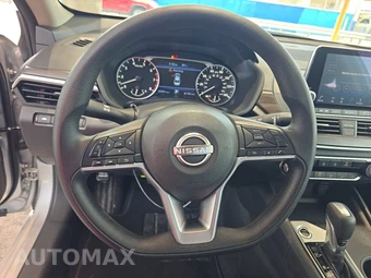 2025 Nissan Altima SV – miniatura 10