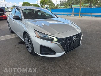 2025 Nissan Altima SV – miniatura 3
