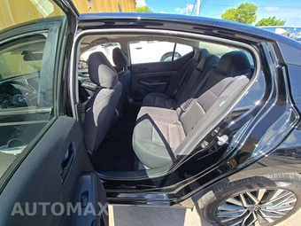2025 Nissan Altima SV - miniatura 10