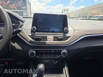 2025 Nissan Altima SV – miniatura 7