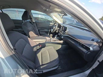 2025 Nissan Altima SV - miniatura 8