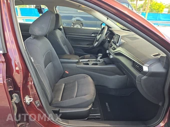 2025 Nissan Altima SV - miniatura 8