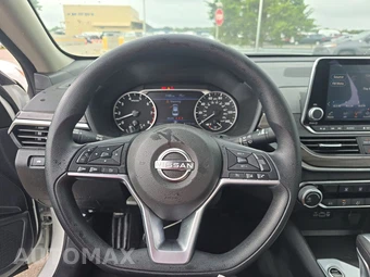 2025 Nissan Altima SV - miniatura 10