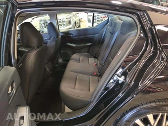2025 Nissan Altima SV – miniatura 13